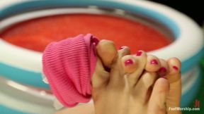 Foot Fetish Lesbian Footing Jello and Sploshing