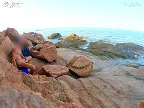 Beach Frau gurgelt Sperma erwischt Hundestellung zerstört