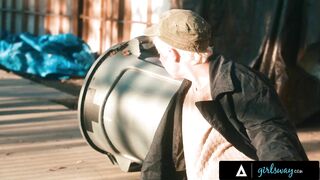 GIRLSWAY - 10 GIRL LESBIAN GANGBANG! ROUGH FISTING, STRAP-ON SEX, AND SQUIRTING! - SPANISH SUBTITLES