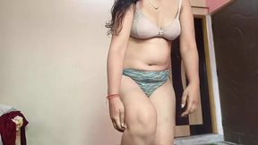 Indian baby hot body wants to get fucked..