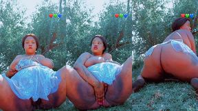 sexy big ebony queen with fat pussy fat booty playing outdoor horny big mama