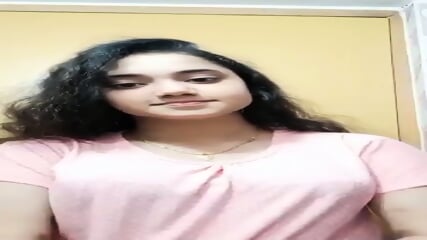 Bangladeshi girl naked boobs playing viral MMS