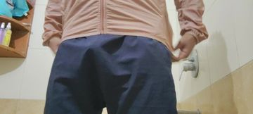 Hot gay boys Apne land ko nilana shampoo se sex karna