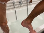 𝐇𝐎𝐓 𝐁𝐀𝐓𝐇?! 🛁💦