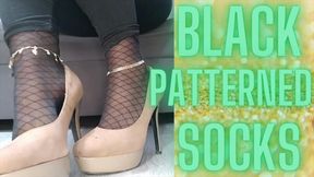 (60) BLACK PATTERNED SOCKS