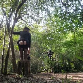 ExhiB ta Mini-Jupe en👖JeaN's, CuL Ouvert sur un Parking Public. VaneSsaBiTCHx