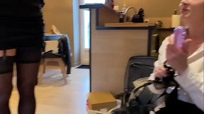 Teaser - Mes copines @lia spicy  et Flo m&rsquo_initie aux doubles godes ceintures