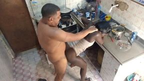 botando no cu da mulata na cozinha