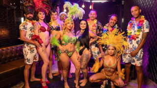 Petrecerea sălbatică se transformă într-o orgie BBC dură, în timp ce latinele tatuate Megan Devonne și Barbara Sol primesc un anal extrem și sex oral