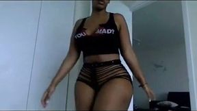 Do not be a dull one and enjoy big bubble ass of this amateur cam babe