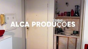 o entregador ficou puto por ter que subir no apartamento... - part i