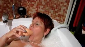 Annadevot - Anna in the hot tub