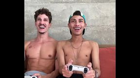 NOVINHO PERDEU NO GAME E TEVE DE SENTAR NO PAUZ&Atilde_O DE 25CM