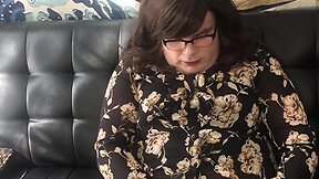 Sensual transgender babe teases in solo scene: torn tights