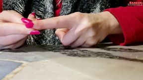fétichisme sexuel pour les mains, imagine ta bite dans mes mains manucurer frôlant ta bite de mes ongles  
sexual hand fetish, imagine your cock