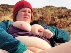 Amateur hottie solo masturbation