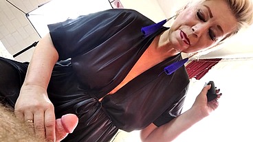 Aimee Hot MILF (ala AimeeParadise) - Cock in the mouth of a mature lady... Family chronicles of an unusual couple...