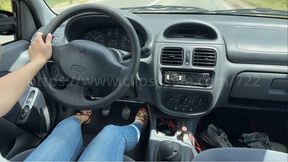 Lou drives with 4 differents shoes - red high-heeled platforms - PIP shoulder