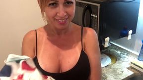 novinho ver sua tia gostosa do bundao lavando a louca