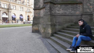 Blowjob, Masturbation, Ohne Sattel – Fetisch-Hardcore-Video der tätowierten Joel Vargas und Rico Fatale, in den Arsch gefickt