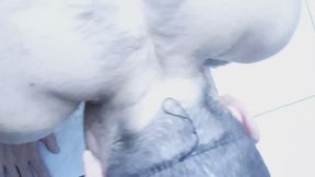 Dopo uno shopping prima di Natale cosa c'è di meglio che rientrare a casa e sfogarsi sul proprio servo umiliandolo?