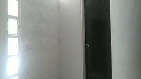 Gym babe gets it on in the locker room