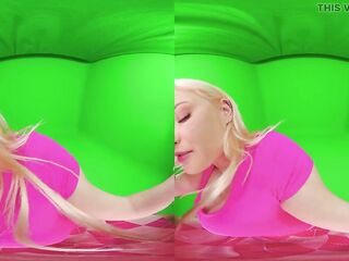 Czech AR- 023 - Pink Slit in Pink Costume