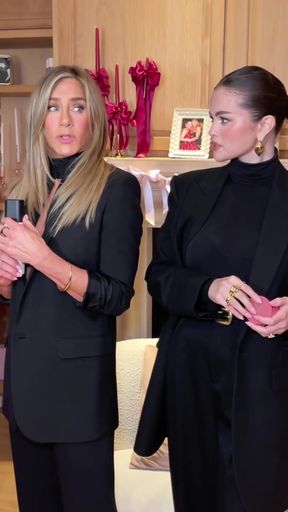 Jennifer Aniston's celebrity ass gets some loving attention