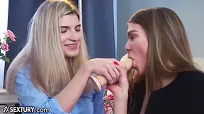 Monroe Experiment With Toys During Anal - Amanda Clarke, Amanda Monroe And Monroe Fox