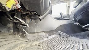 Ebony Queen’s Out of Gas and Cranking! (Footwell)