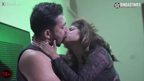 Indian beauty mesmerizes with sultry, nocturnal passionate heat