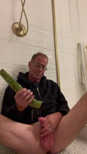 Solo in shower with aloe