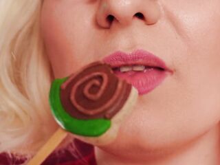 ASMR mukbang latex eating clip - in braces