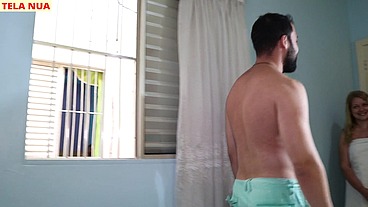 Dando uma cantada na Esposa do vizinho ELA gostou até chamou o marido acho que alguém vai levar chifre!