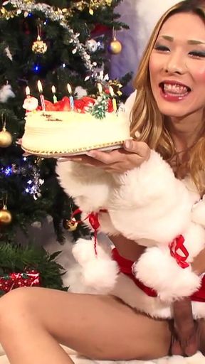 Tgirl Japan: Karina's Christmas Cumshot