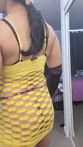 amateur CD in yellow fishnet