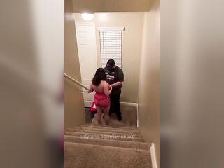 Jaylenexo seduces the Pizza delivery man and sucks and bangs him