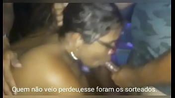 Suzy Furac&atilde_o no gangbang com f&atilde_s.