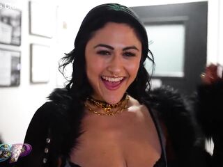 Josie Jaxxon Pays With Butt Instead Of Money To Her Much loved Handler Jarod!