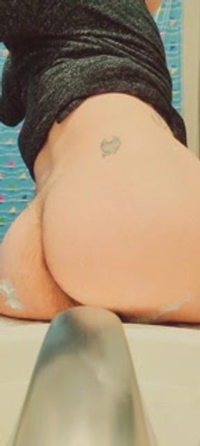 Trans girl frustrated with cheap razors and thick hair