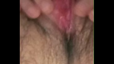 Cerezarosa69 - Latina Ecuatoriana Peluda Amateur bailando y ense&ntilde_ando el co&ntilde_o y ano con mucho bello pubico