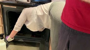 stepmom is horny and stuck in the oven - erin electra