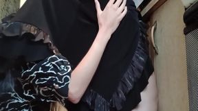 Ana Lingus In While My Girlfriend Was Cooking In The Kitchen, I Climbed Under Her Skirt - Ikasmoks