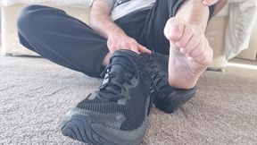 Male foot tease soles and toes