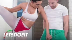 ”Russian Kira Queen Hungry for Big Dick”