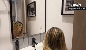 Sister Hong's Date Takes an Unexpected Turn with a Young Man's Desire - A Steamy Encounter!