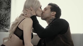 Girl with long eyelashes gets mouth and pussy fucked