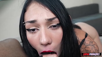 Vinte aninhos, garota t&iacute_mida adora porra na buceta | Patty Raven | LP Produ&ccedil_&otilde_es