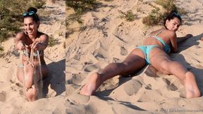 Beautiful Olivia shows off her huge feet on a public beach (Full with 25% discount)