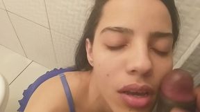 comi a bucetinha da kaka oliver e quando fui arrombar o cuzinho nao aguento e correu peguei a no banheiro insta casalporraloka ofc